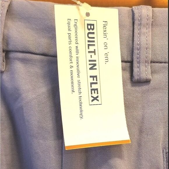 Old Navy Men's Slim Ultimate Built-in Flex Shorts - Picture 3 of 6